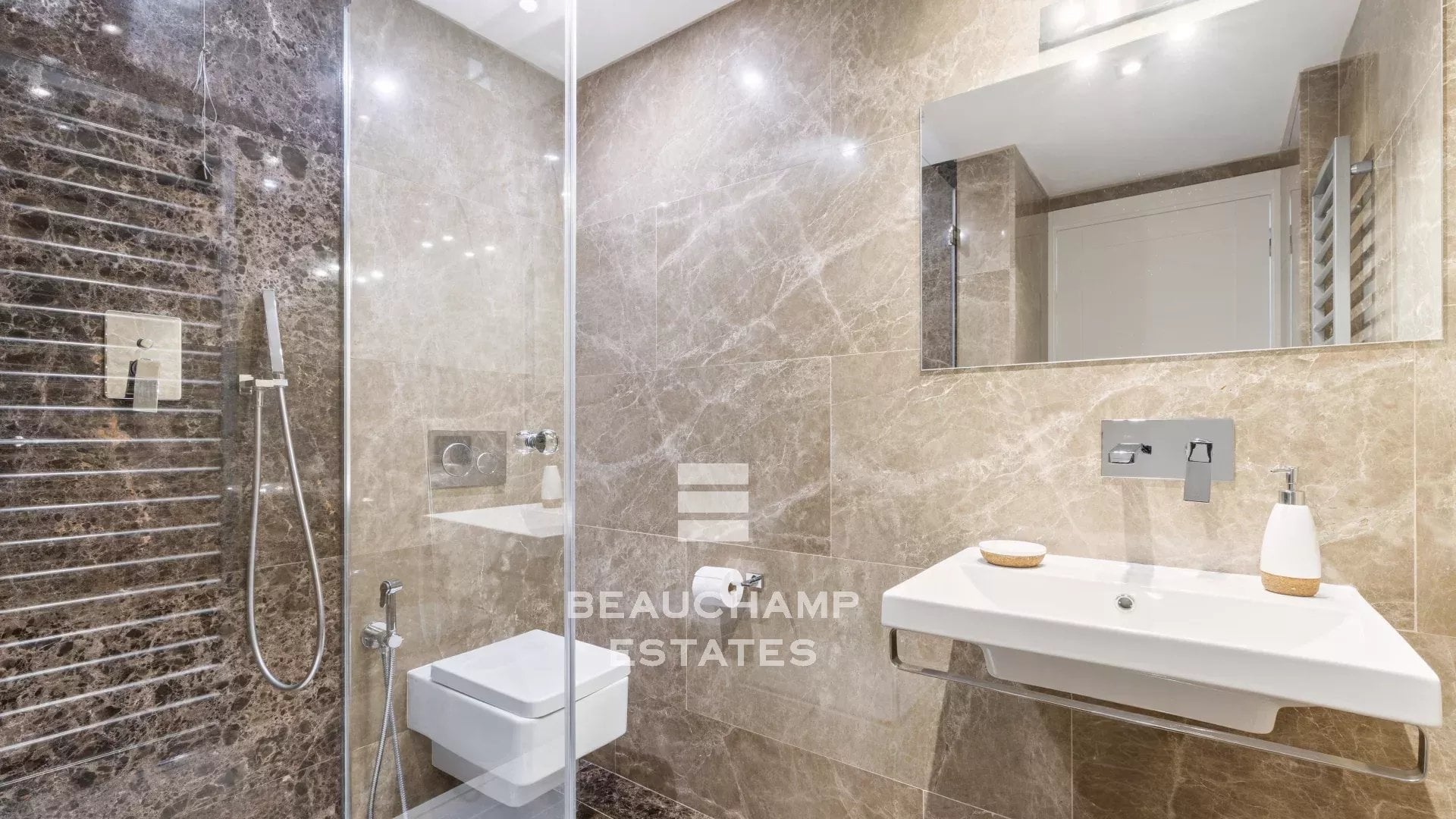 Contemporary 5-bedroom villa with pool – Super Cannes Contemporary 5-bedroom villa with pool – Super Cannes