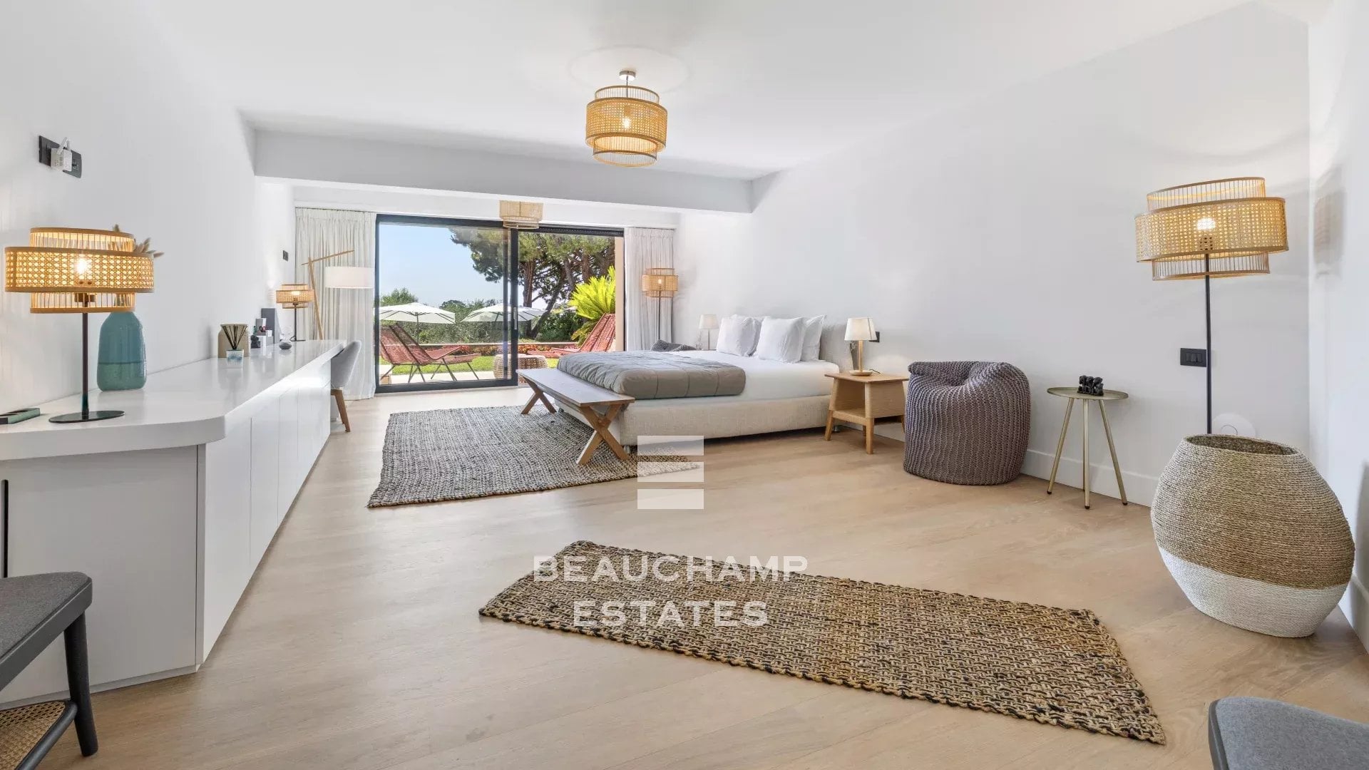 Contemporary 5-bedroom villa with pool – Super Cannes Contemporary 5-bedroom villa with pool – Super Cannes