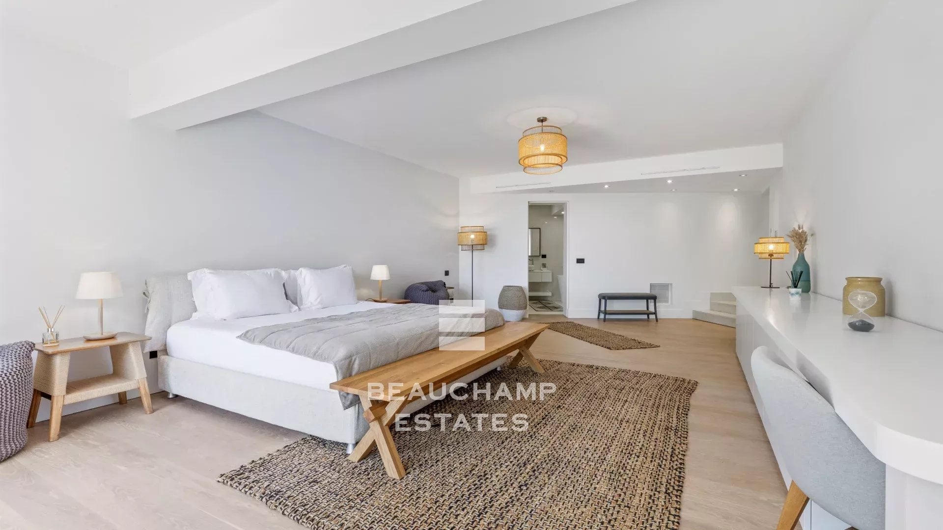 Contemporary 5-bedroom villa with pool – Super Cannes Contemporary 5-bedroom villa with pool – Super Cannes
