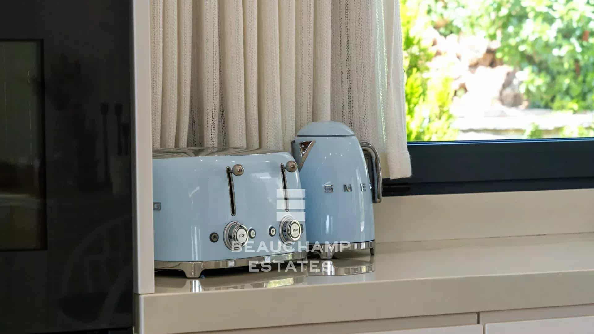 Contemporary 5-bedroom villa with pool – Super Cannes Contemporary 5-bedroom villa with pool – Super Cannes