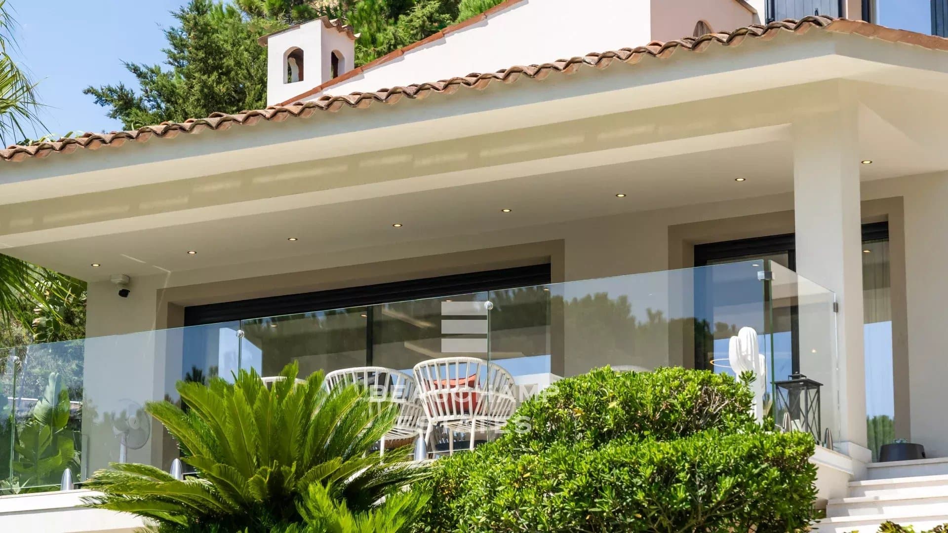 Contemporary 5-bedroom villa with pool – Super Cannes Contemporary 5-bedroom villa with pool – Super Cannes