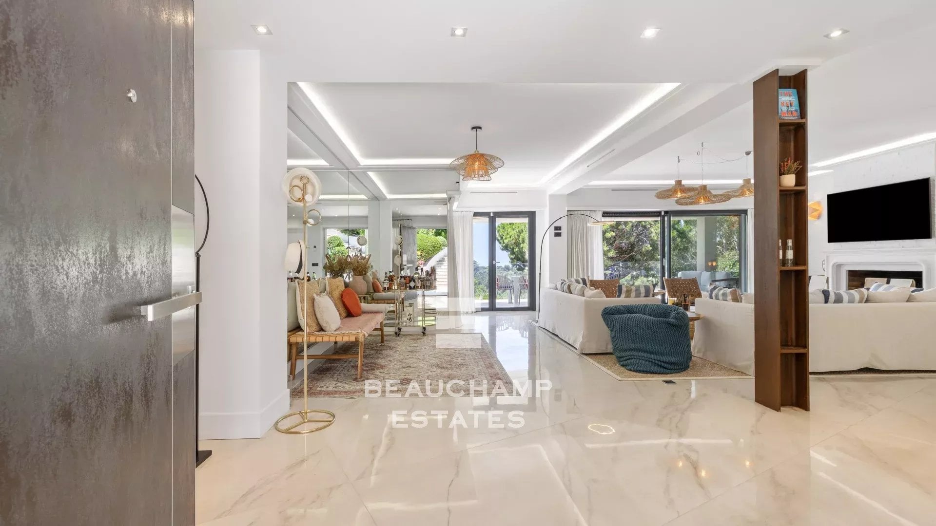 Contemporary 5-bedroom villa with pool – Super Cannes Contemporary 5-bedroom villa with pool – Super Cannes