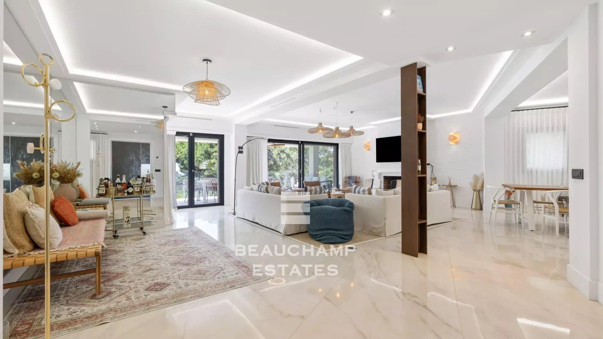 Contemporary 5-bedroom villa with pool – Super Cannes Contemporary 5-bedroom villa with pool – Super Cannes