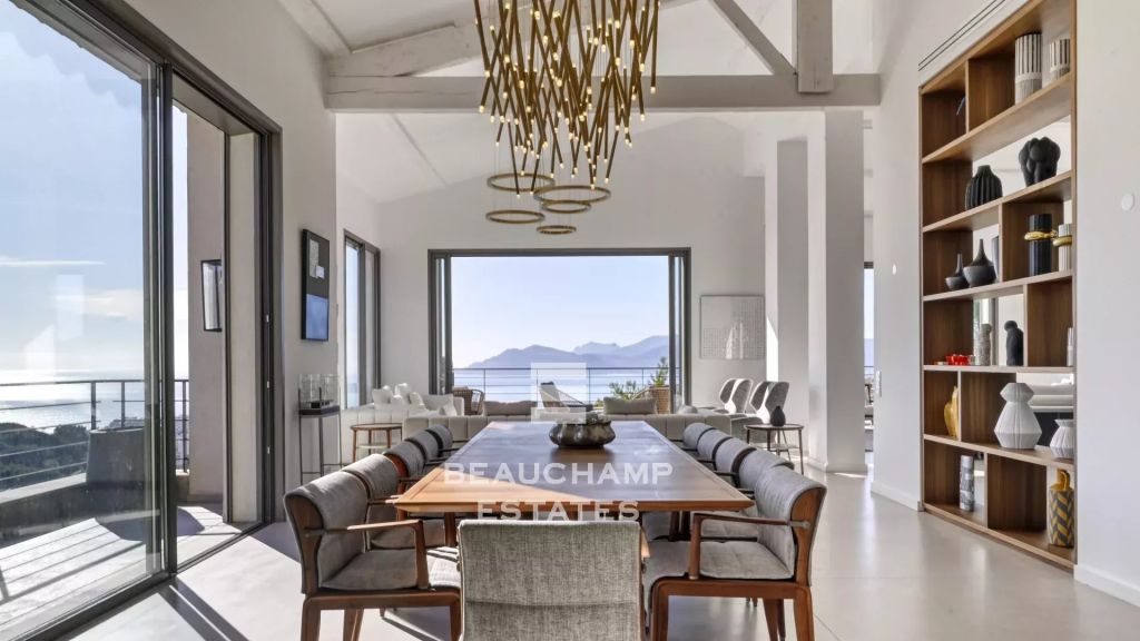 contemporary villa 5 bedrooms with panoramic sea views – Cannes