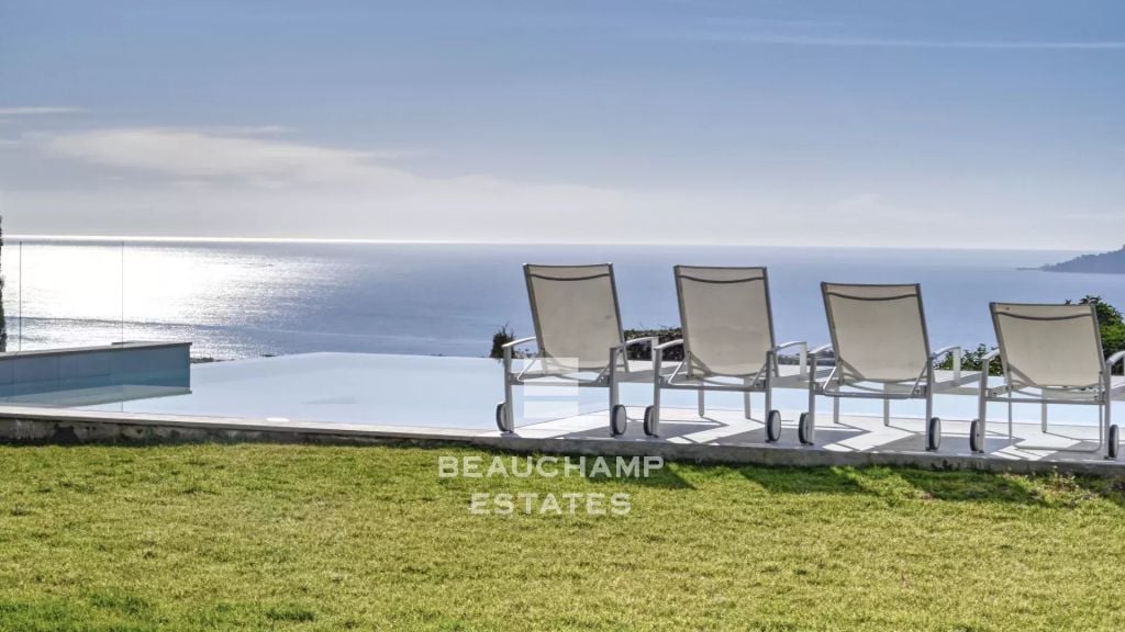 contemporary villa 5 bedrooms with panoramic sea views – Cannes