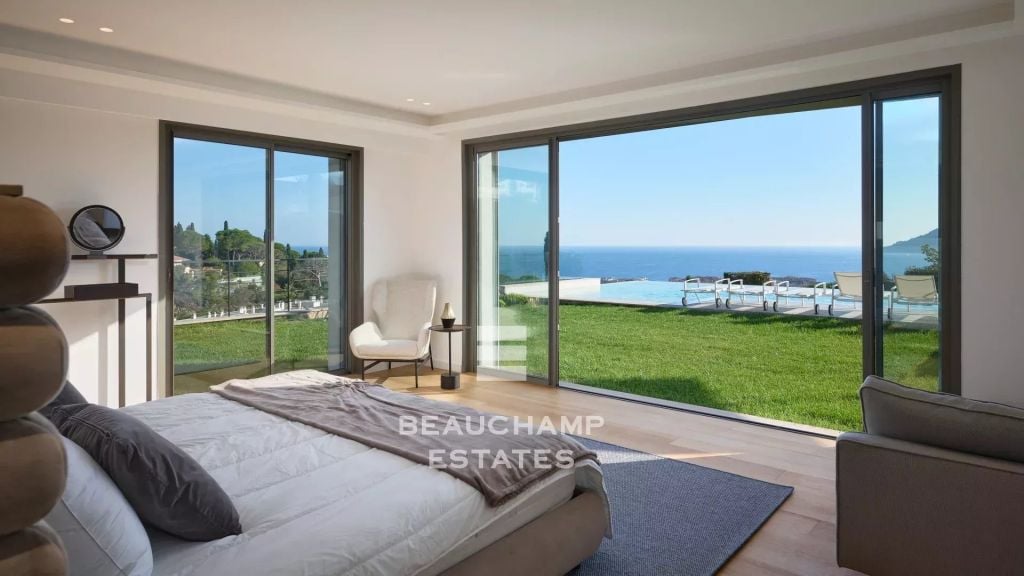 contemporary villa 5 bedrooms with panoramic sea views – Cannes