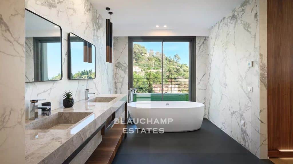 contemporary villa 5 bedrooms with panoramic sea views – Cannes