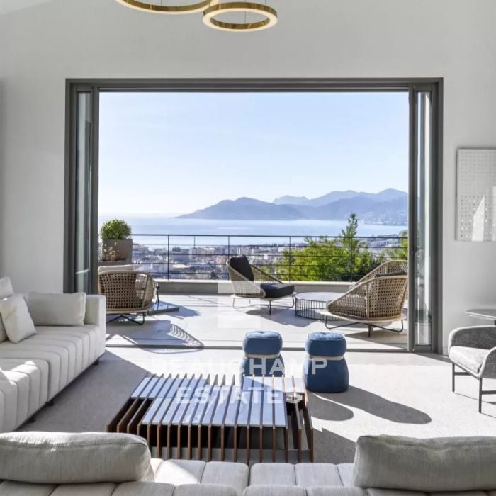 contemporary villa 5 bedrooms with panoramic sea views – Cannes