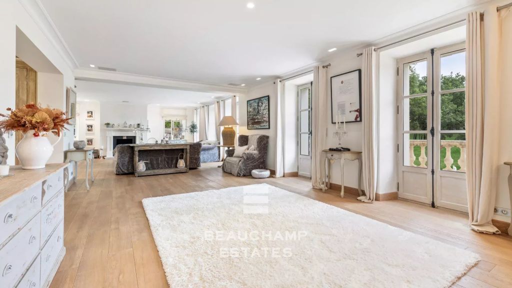 Exceptional 11-Bedroom Estate with Swimming Pool – Callian