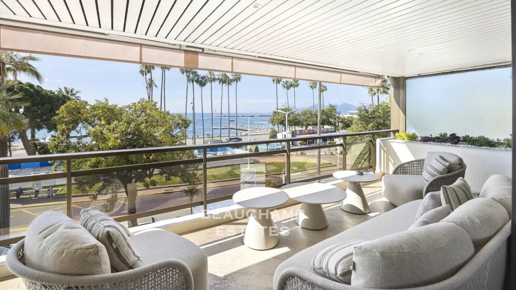 Exceptional Apartment 5 bedrooms with terrace and panoramic sea views – Cannes Banane