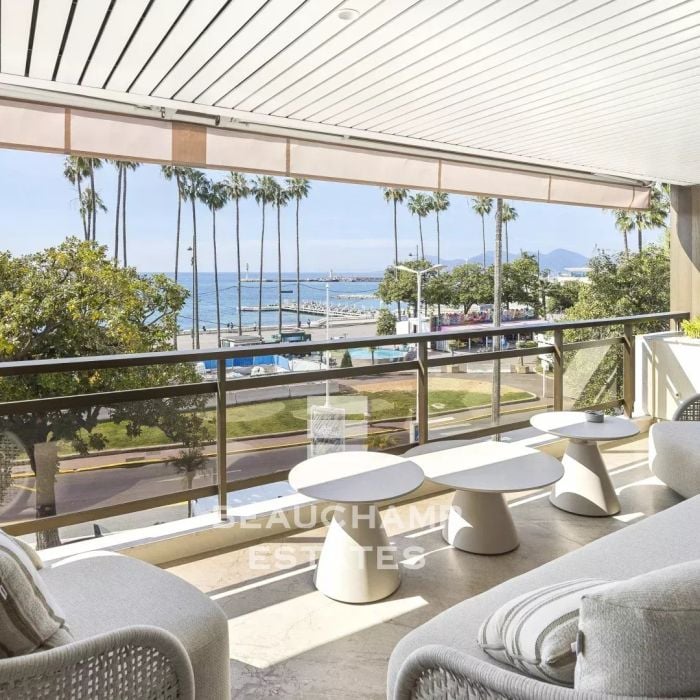 Exceptional Apartment 5 bedrooms with terrace and panoramic sea views – Cannes Banane