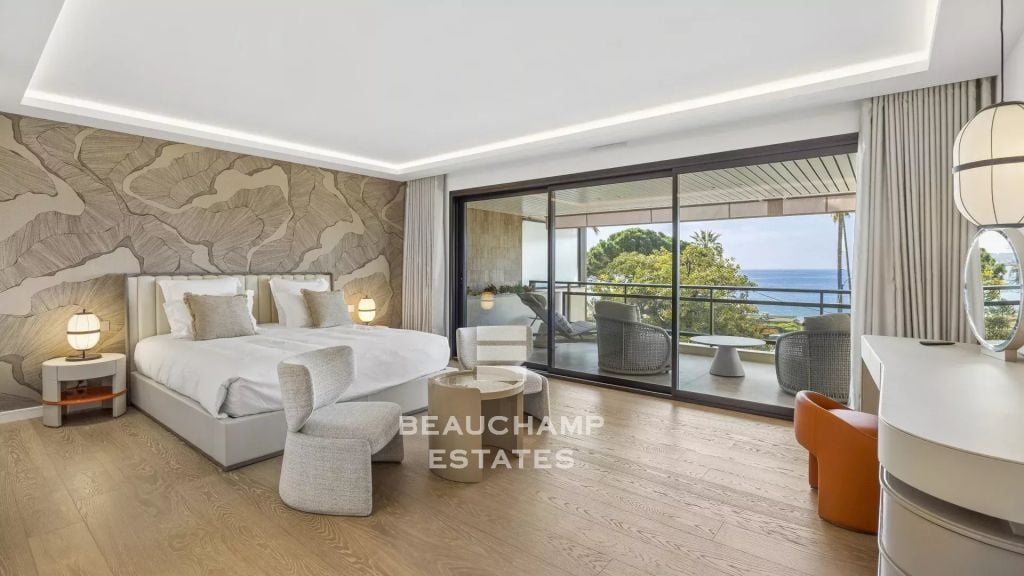 Exceptional Apartment 5 bedrooms with terrace and panoramic sea views – Cannes Banane