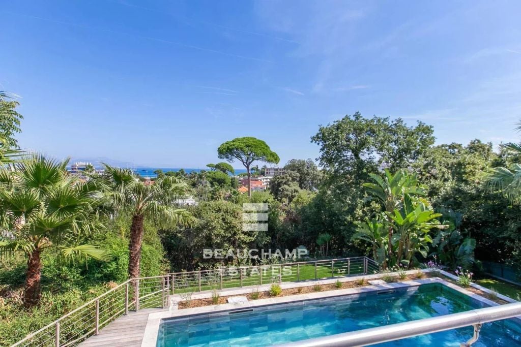 Modern villa – 6 bedrooms – panoramic sea view – cap d’antibes