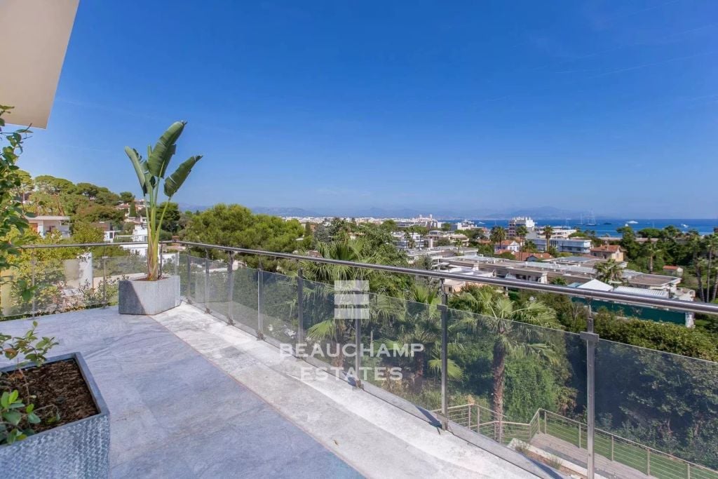 Modern villa – 6 bedrooms – panoramic sea view – cap d’antibes