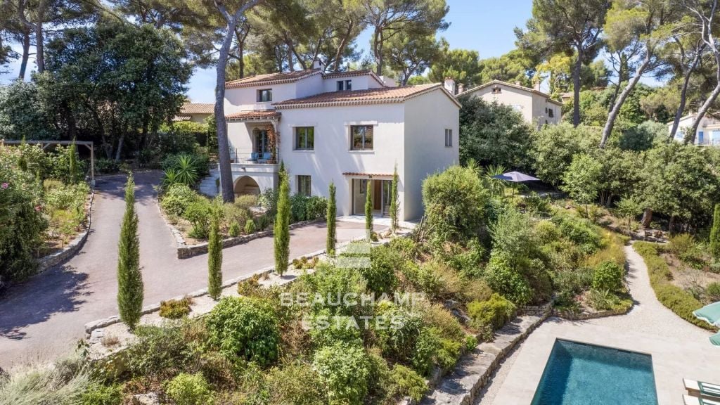 Turnkey 5-Bedroom Villa with Swimming Pool – Golfe-Juan