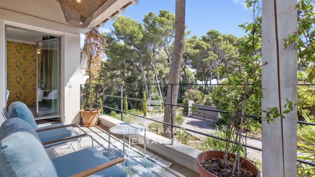 Turnkey 5-Bedroom Villa with Swimming Pool – Golfe-Juan