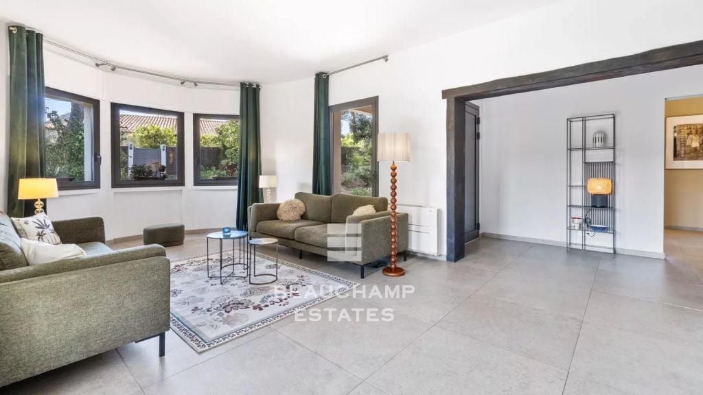 Neo-Provençal 5-Bedroom Villa with Swimming Pool – Golfe-Juan