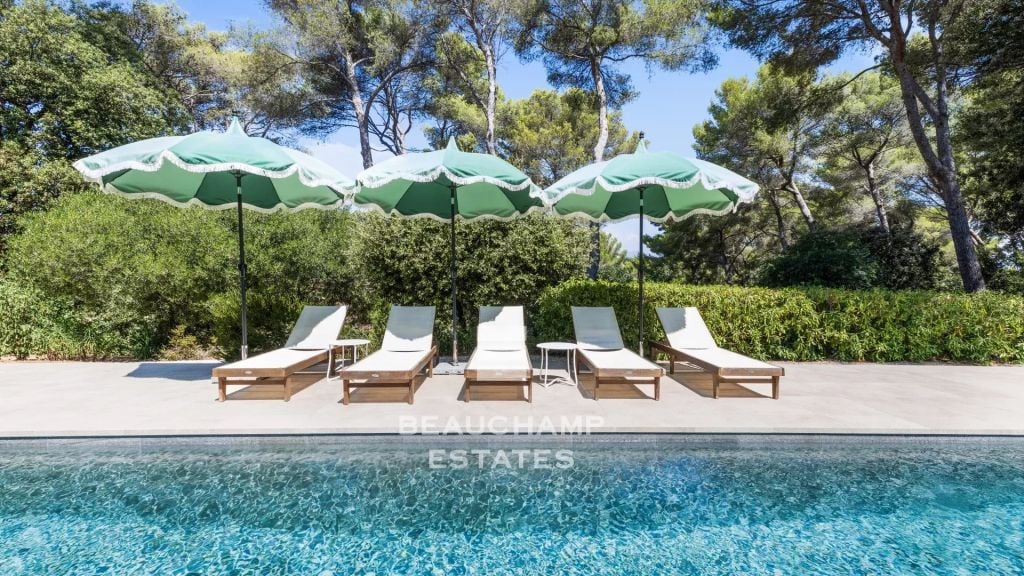 Neo-Provençal 5-Bedroom Villa with Swimming Pool – Golfe-Juan