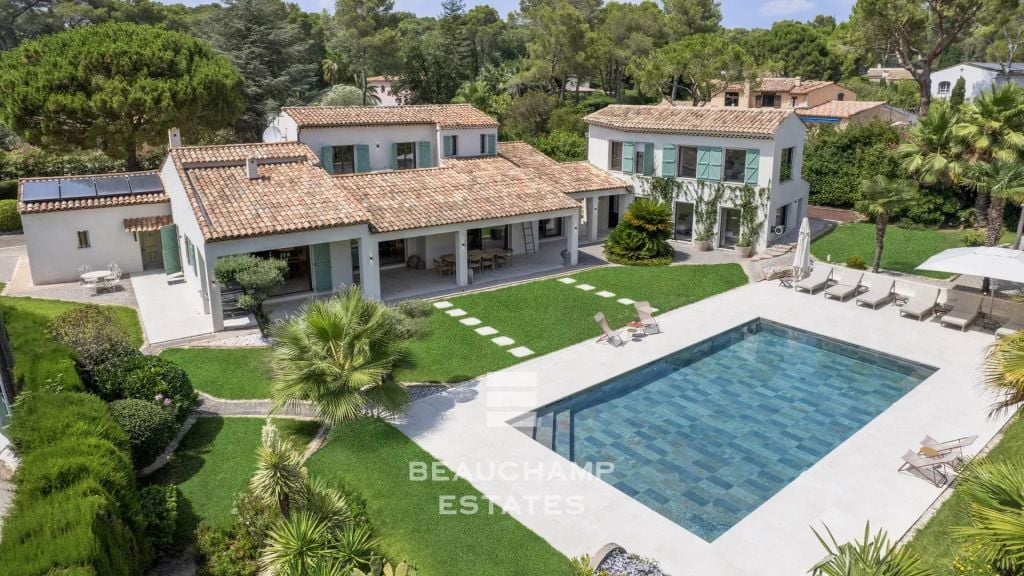 Neo-Provençal 6-bedroom villa in Mougins