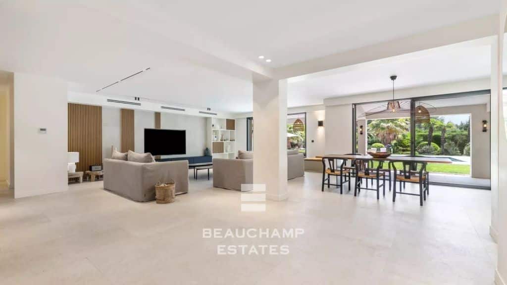 Neo-Provençal 6-bedroom villa in Mougins