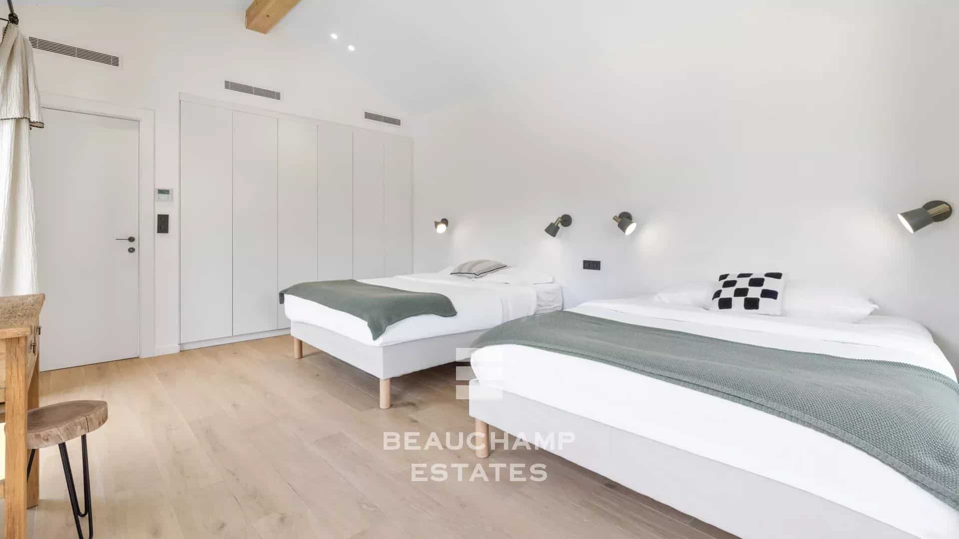 Neo-Provençal 6-bedroom villa in Mougins Neo-Provençal 6-bedroom villa in Mougins