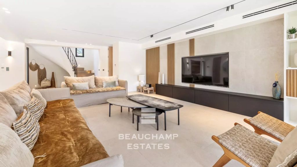 Neo-Provençal 6-bedroom villa in Mougins