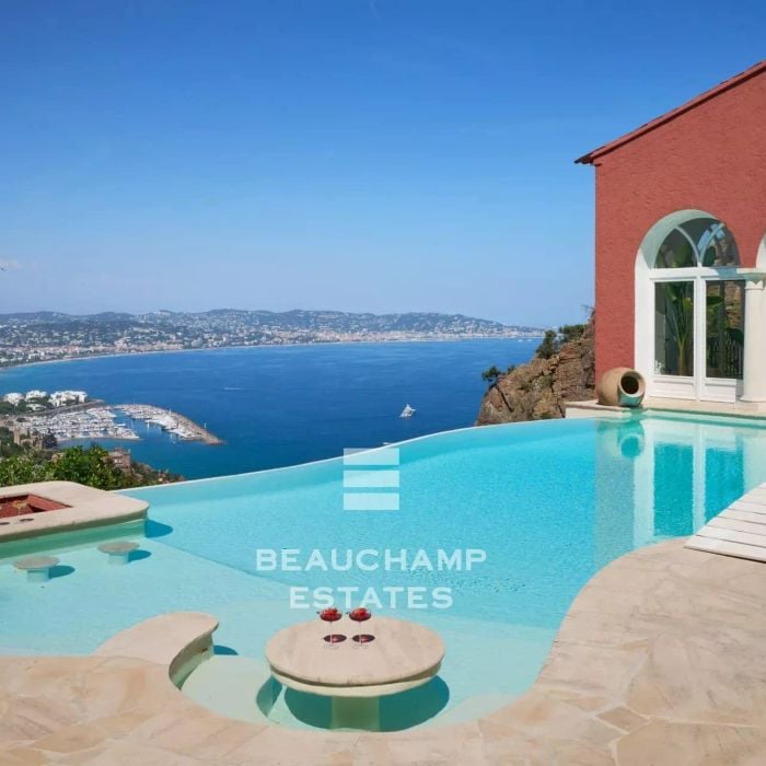 Villa with Panoramic Sea View