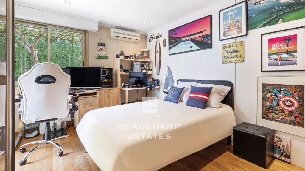 2-Bedroom Apartment with Sea View and Terrace – Le Cannet