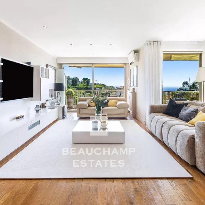 2-Bedroom Apartment with Sea View and Terrace – Le Cannet