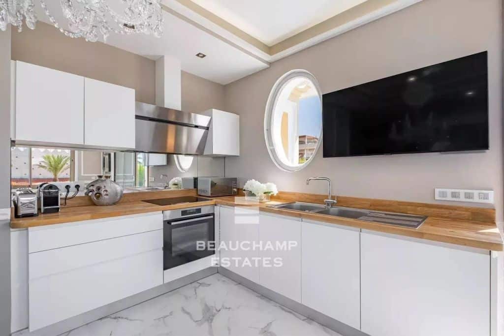 2-Bedroom Apartment with Sea Views – Cannes Palm Beach