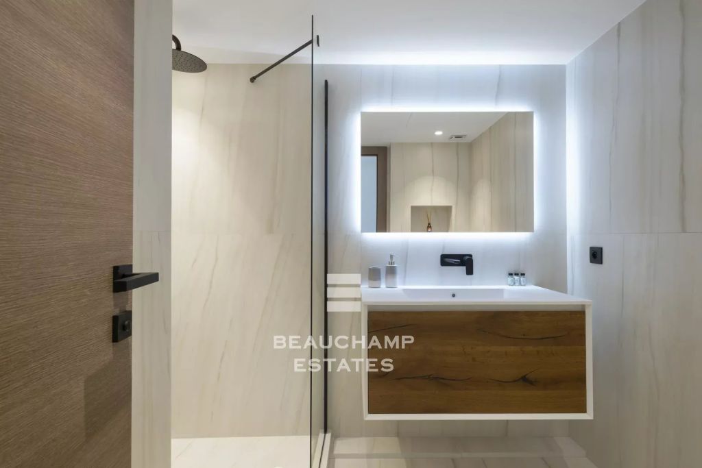 3-Bedroom Apartment with Panoramic Sea View – Cannes Californie
