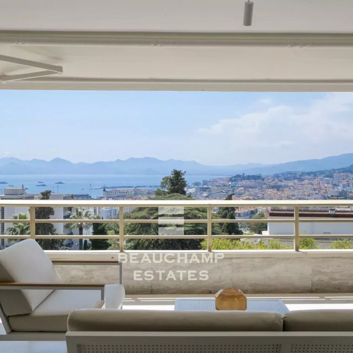 3-Bedroom Apartment with Panoramic Sea View – Cannes Californie