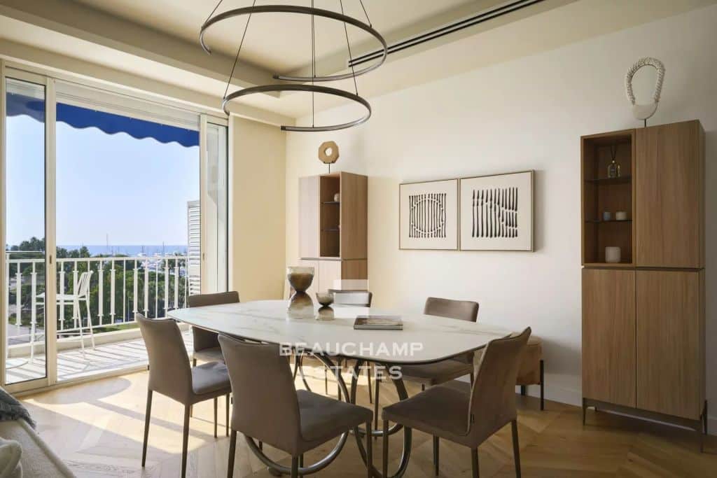 3-Bedroom Apartment with Sea View – Cannes Croisette