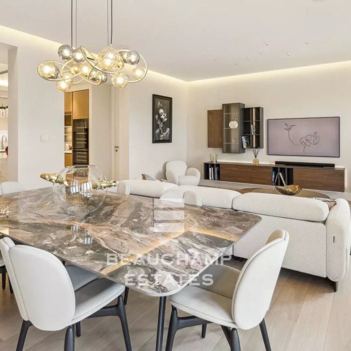 3-Bedroom Apartment with Sea View – Cannes Croisette