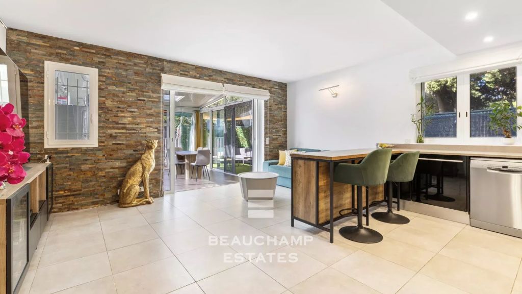 3-Bedroom Apartment with Terrace – Saint Basile, Mougins
