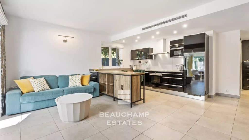 3-Bedroom Apartment with Terrace – Saint Basile, Mougins