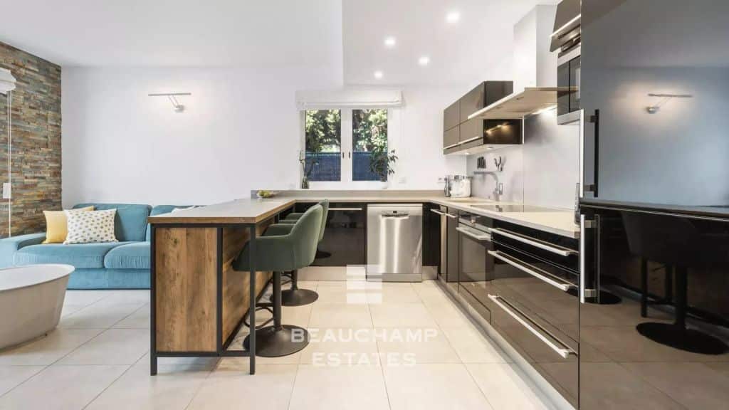 3-Bedroom Apartment with Terrace – Saint Basile, Mougins