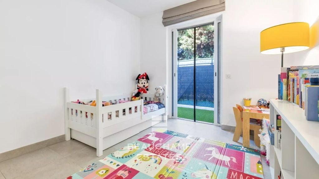 3-Bedroom Apartment with Terrace – Saint Basile, Mougins