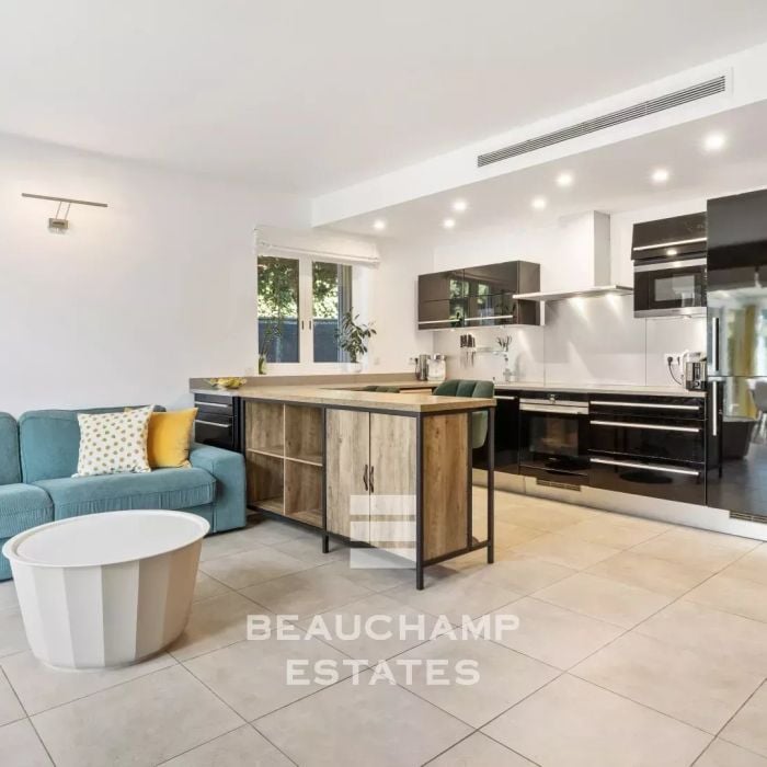 3-Bedroom Apartment with Terrace – Saint Basile, Mougins
