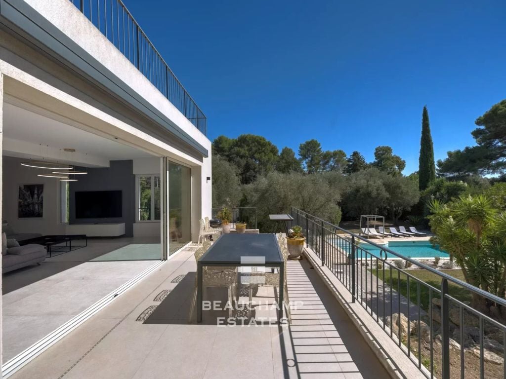 4-Bedroom Neo-Provençal Villa with Pool – Mougins