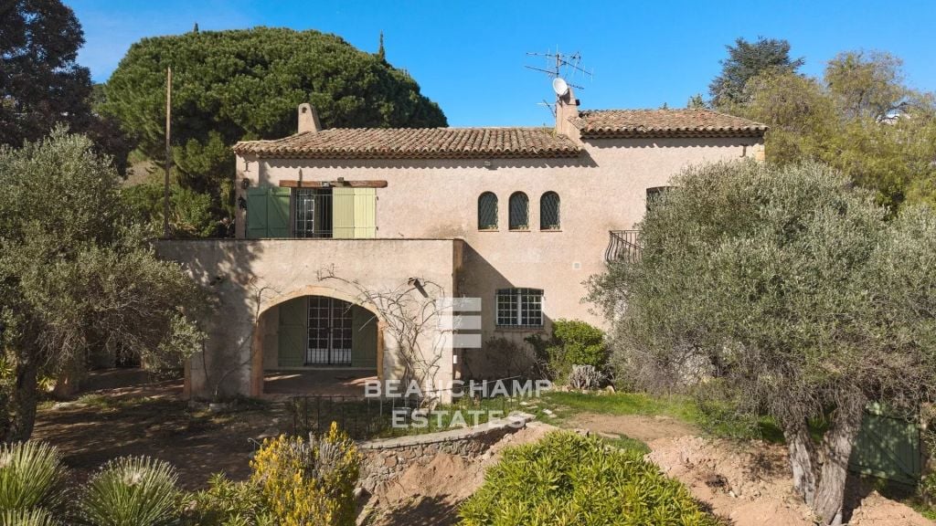 5-bedroom property to renovate with panoramic sea view – Cannes – La Croix-des-Gardes