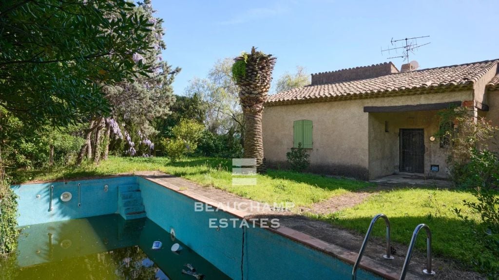 5-bedroom property to renovate with panoramic sea view – Cannes – La Croix-des-Gardes