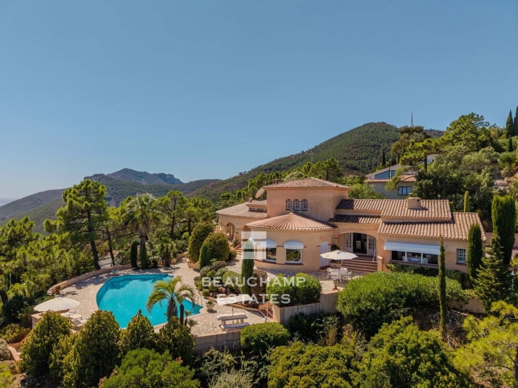 5-Bedroom Villa with Panoramic Sea View – Le Trayas