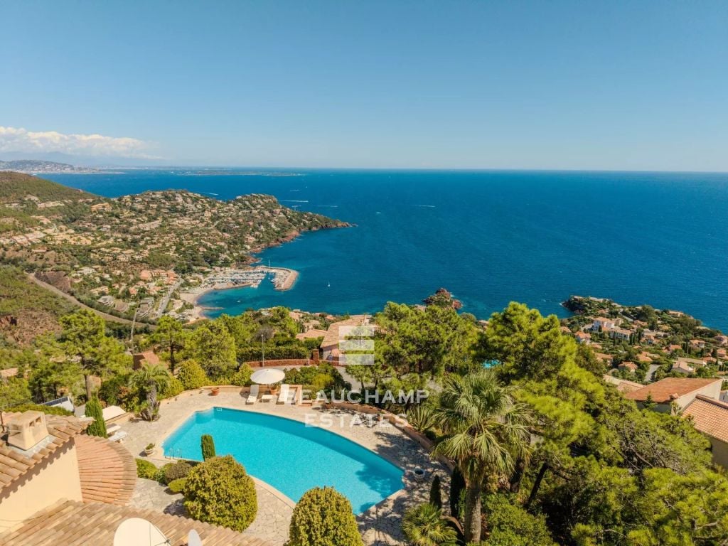 5-Bedroom Villa with Panoramic Sea View – Le Trayas