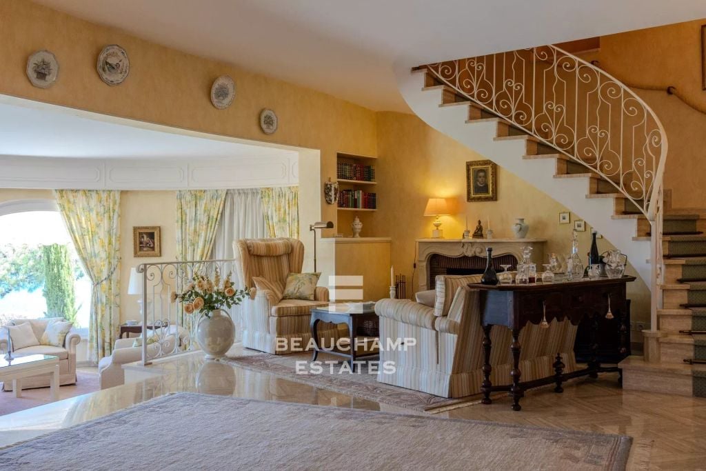 5-Bedroom Villa with Panoramic Sea View – Le Trayas