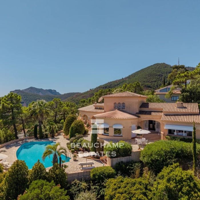 5-Bedroom Villa with Panoramic Sea View – Le Trayas