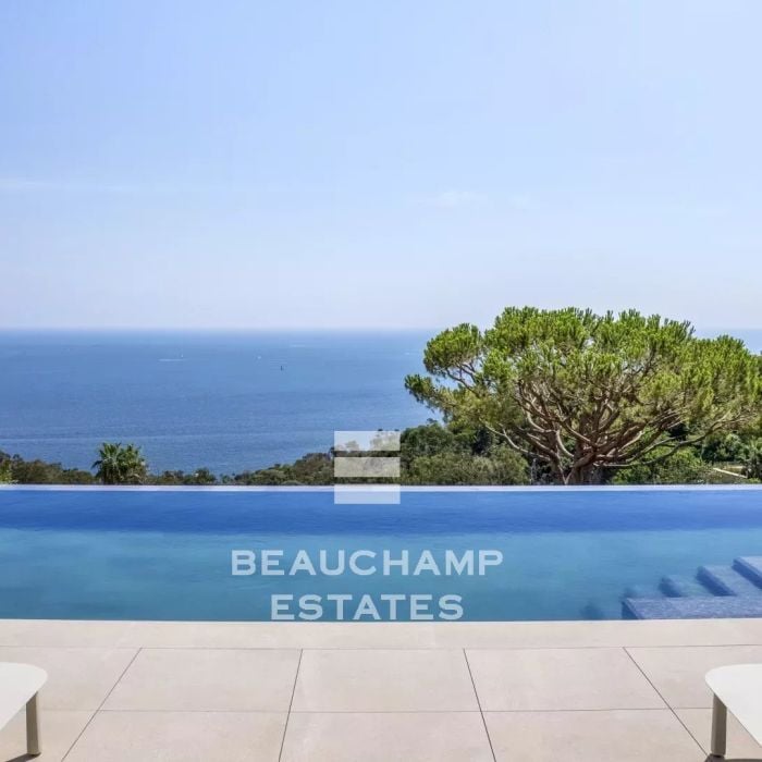 4 Bedrooms Contemporary Villa with Sea View – Super Cannes
