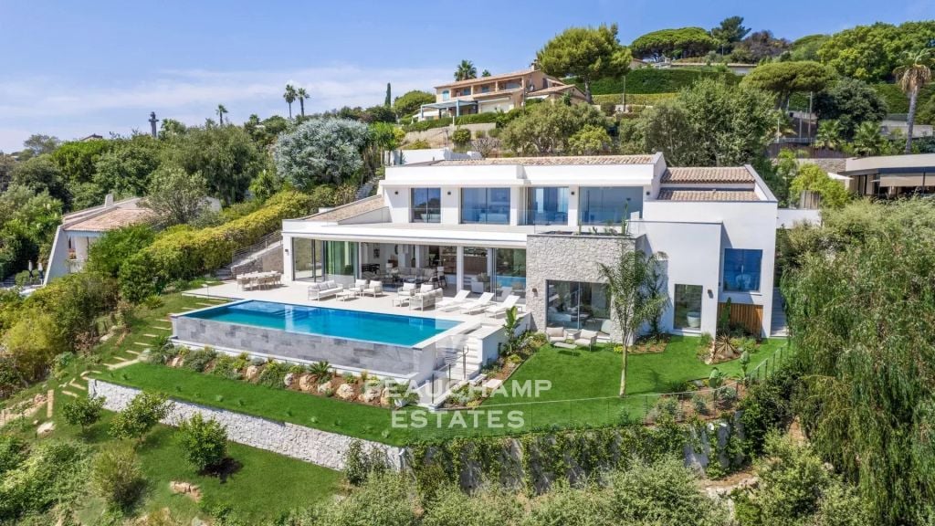 5 Bedrooms Contemporary Villa with Sea View – Super Cannes