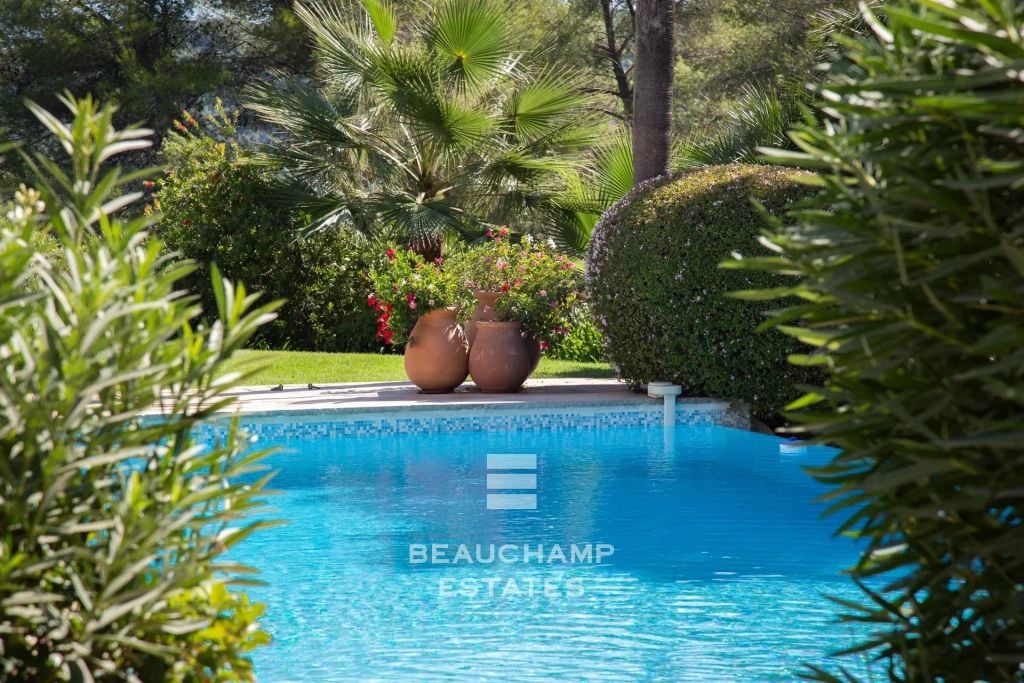 6-Bedroom Provençal Property in a Private Estate – Mougins