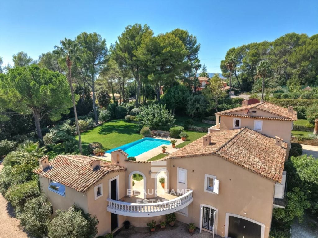 6-Bedroom Provençal Property in a Private Estate – Mougins